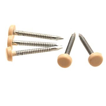 Hřebíky do oken s krémovu hlavou