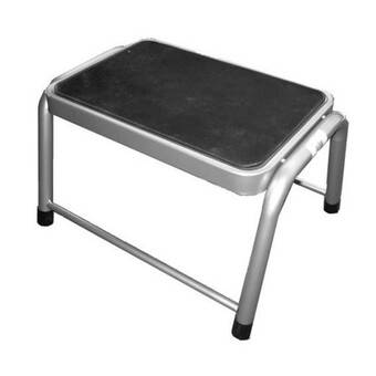 Samostatný schůdek  výška 260mm x šířka 410mm x hloubka 415mm